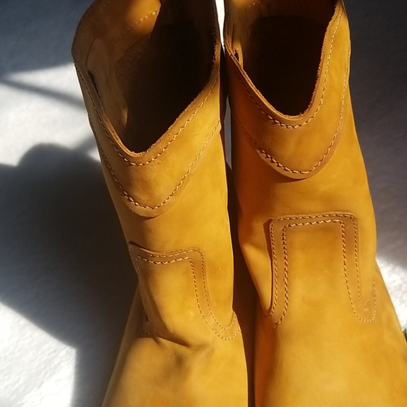 FRYE Leather Short Western Boots - Picture 7 of 16